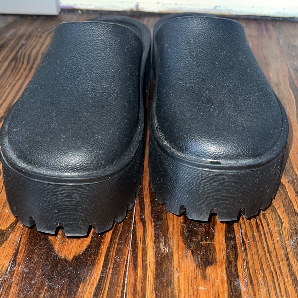 Lugged platform clogs - Picture 5 of 6